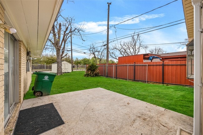 Photo - 70 Annette Ln