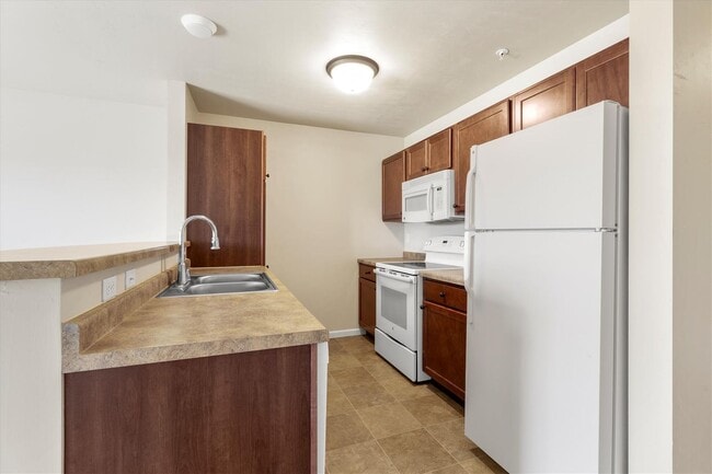 Photo - Broadway Commons LLC