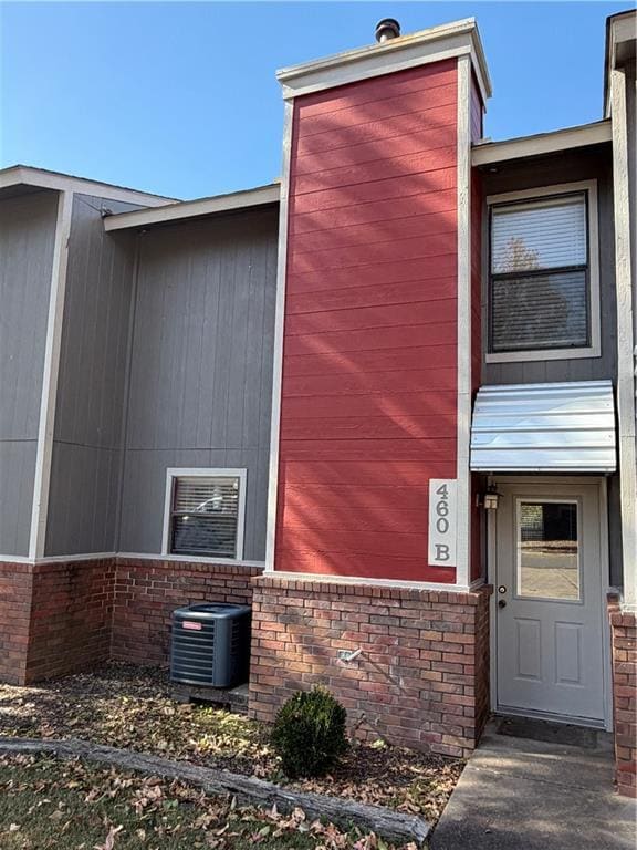 Photo - 460 N Garrett St