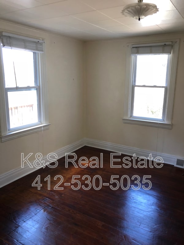 Photo - 5833 Madison Ave