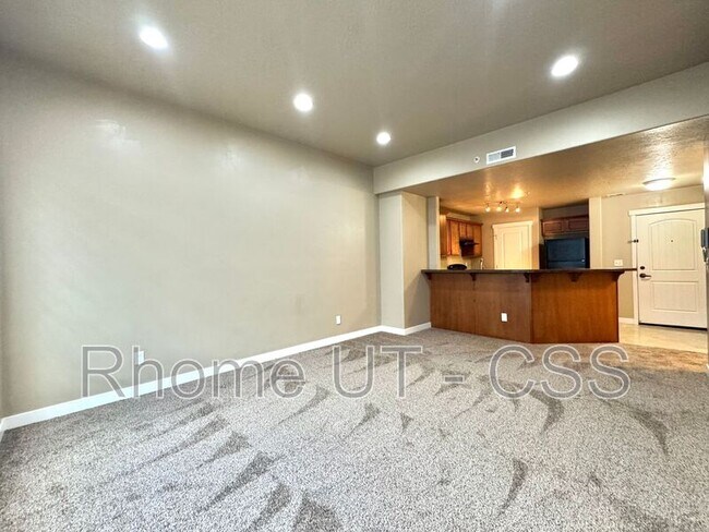Building Photo - 4276 S Main St Unit #312 Rental