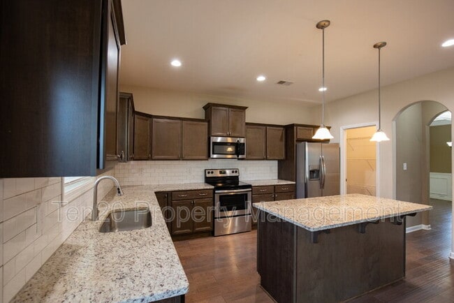 Photo - 122 Cedar Wy