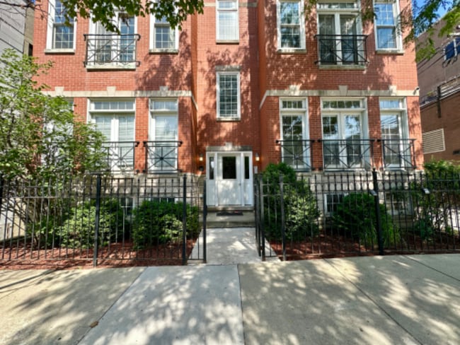 Building Photo - 1617 N Hermitage Ave Rental