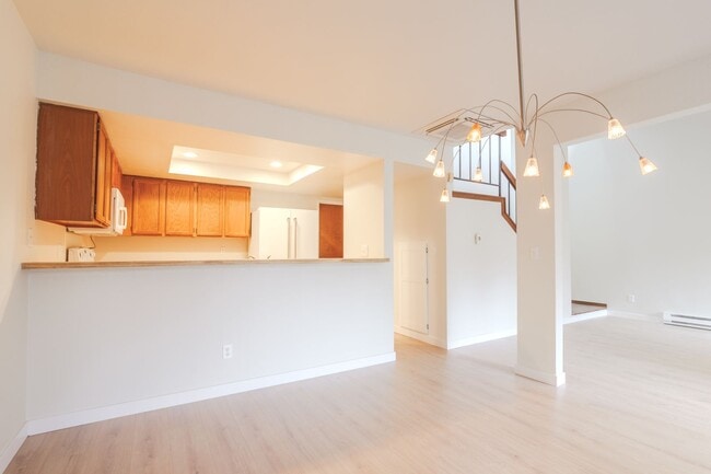 Photo - Spacious 3bd/2.5ba Smoketree Condo in Federal Way!