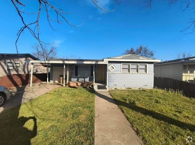 Building Photo - Charming 2-Bedroom Home in a Convenient Lo...