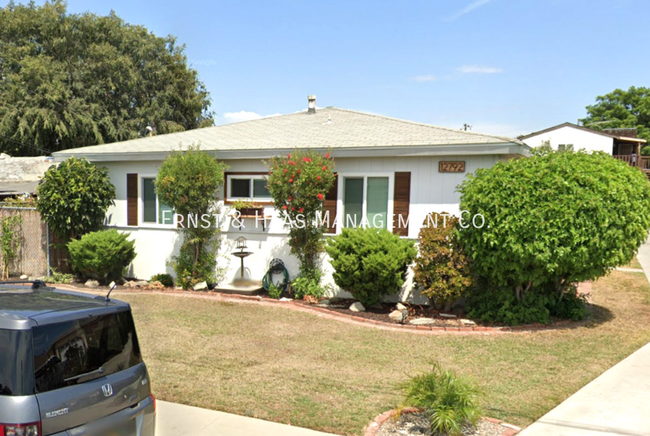 Building Photo - 12792 Hazel Ave Unit B Rental
