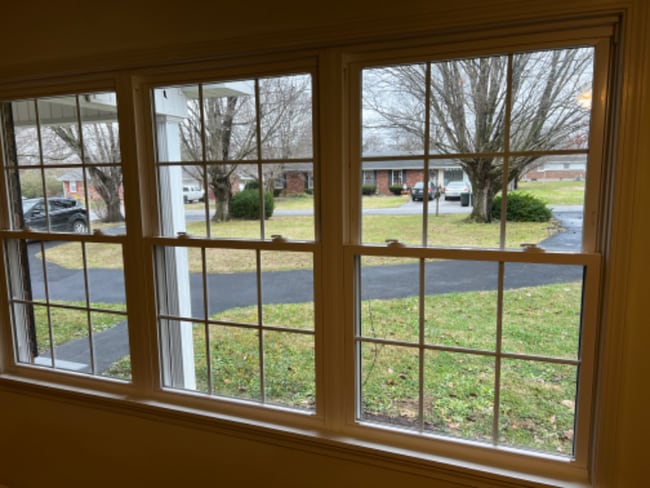 Photo - 911 Maplewood St