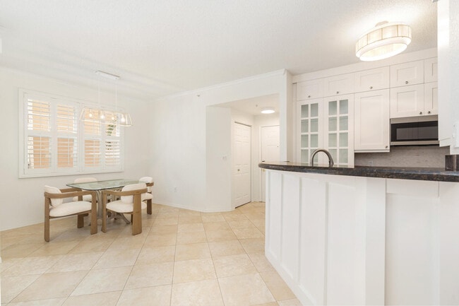 1805 N Flagler Dr Unit 206