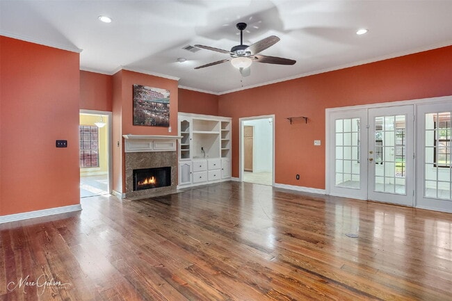 Photo - "Elegant 4-Bedroom Home in Bossier City with Granite Countertops & Cozy Fireplace!"