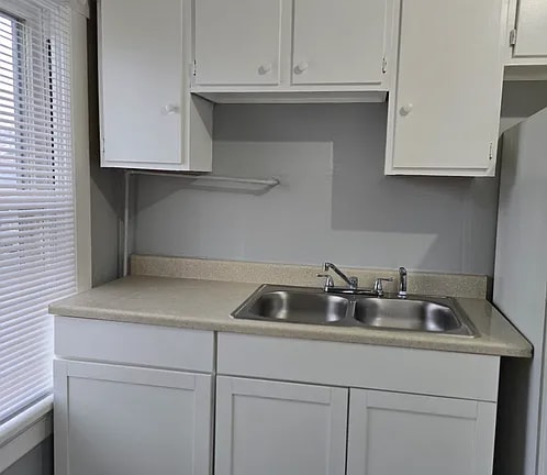 Photo - 2349 E 5th St Unit 2351 E 5th Upstairs