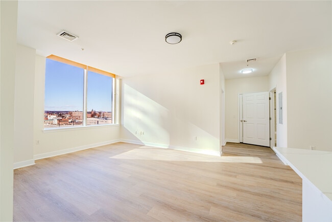 Photo - 333 State Street