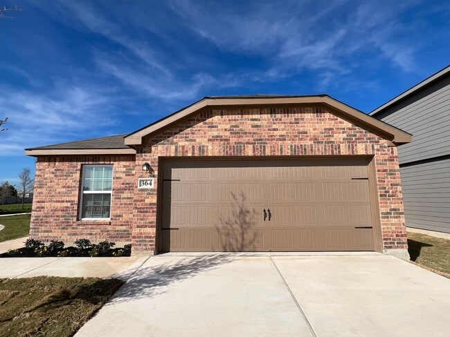 Building Photo - Park House, End Street, 4 bedroom and 2 bathroom home for rent in Jarrell , TX