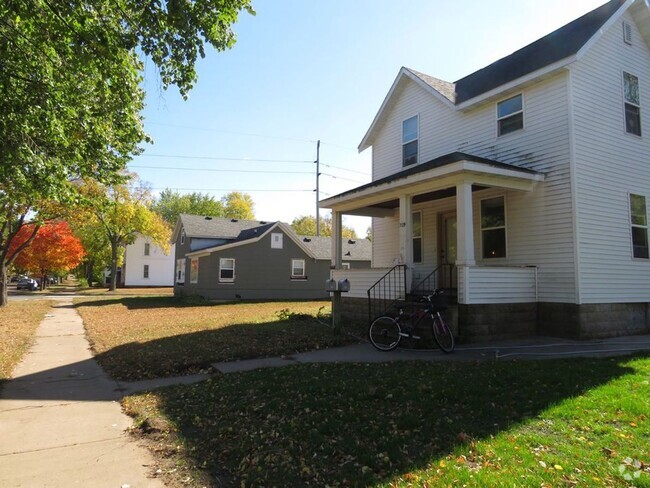 Building Photo - 709 Hudson St Unit 709 1/2 Hudson Street Rental