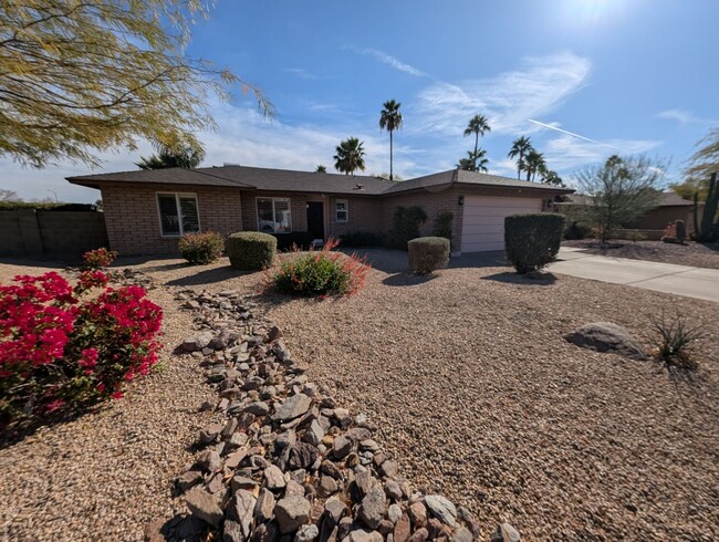 3 Bedroom Home in the La Paz at Desert Spr... - 3 Bedroom Home in the La Paz at Desert Spr...