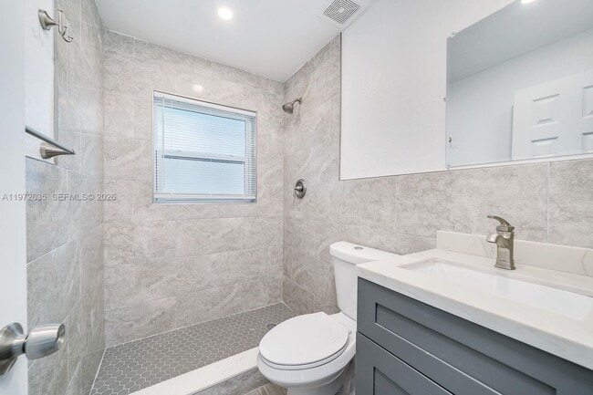 Photo - 1907 McKinley St Unit 2