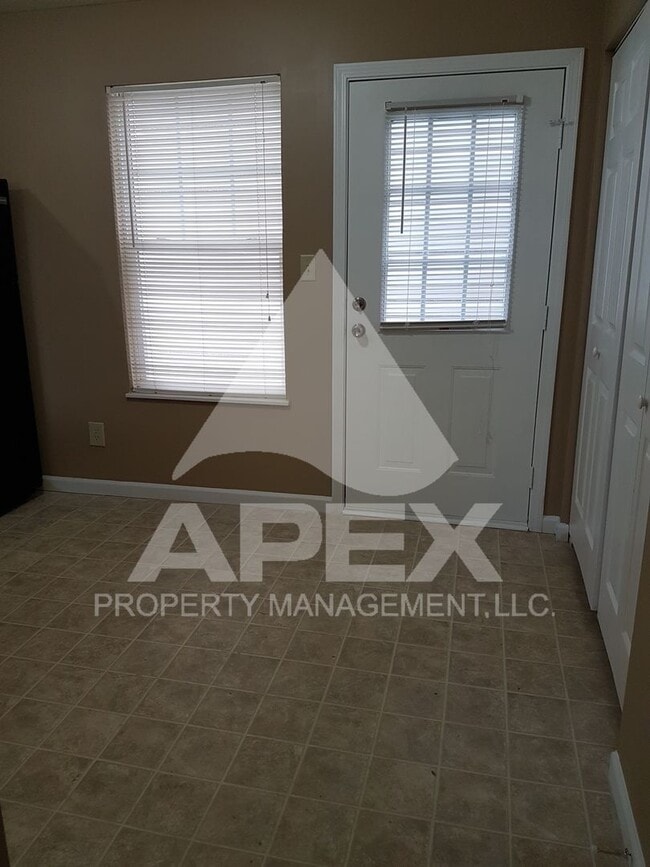 Photo - MOVE-IN SPECIAL, $1 RENT!! - Nice 2 Bd | 1.5 Ba Townhouse in West Knox Condo Community! Unit 1814