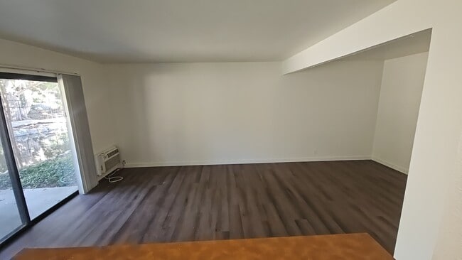 Photo - 199 Springview