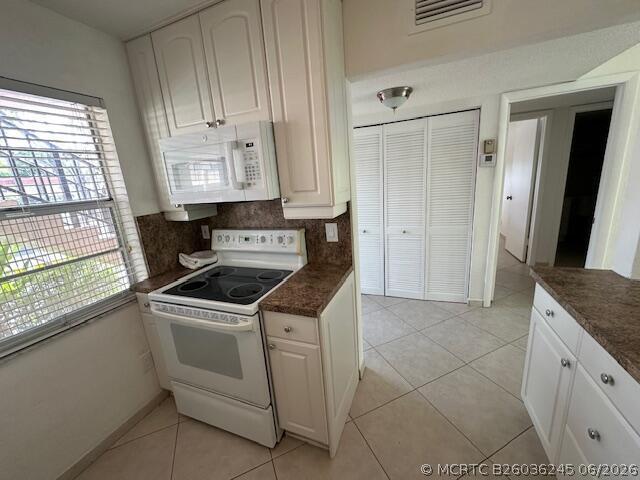 Photo - 21 Abbey Ln Unit 107