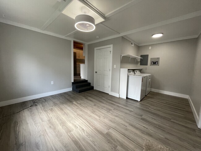 Photo - 3510 Lakeshore Dr