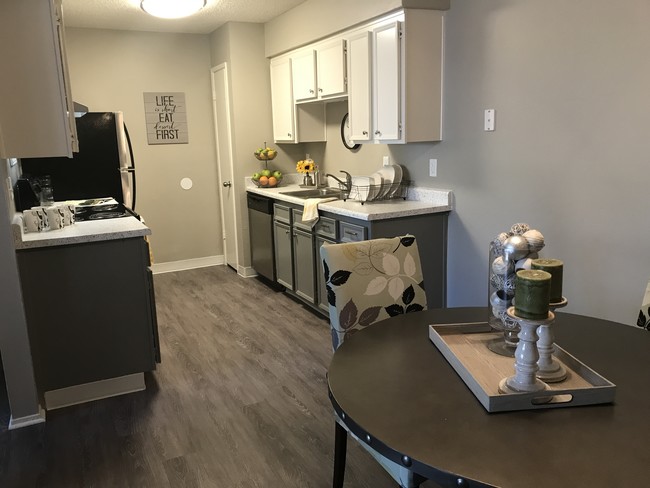 Building Photo - The Enclave Rental
