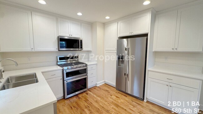 Photo - Remodeled 2 BD | 1BA Duplex - First Edition Lake Oswego