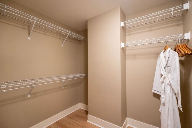 Photo - 15 Kings Wharf Pl Unit ID1223036P