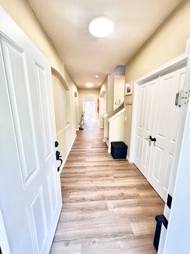 Photo - Spacious 5bed/2.5bath W/Bonus Room