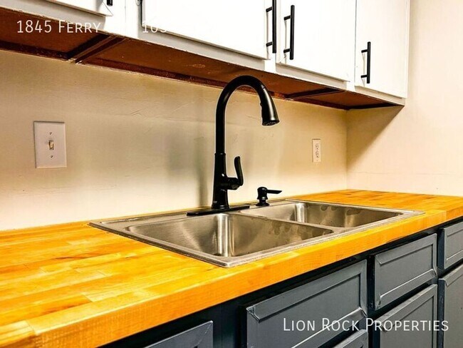 Photo - 1845 Ferry St Unit 103