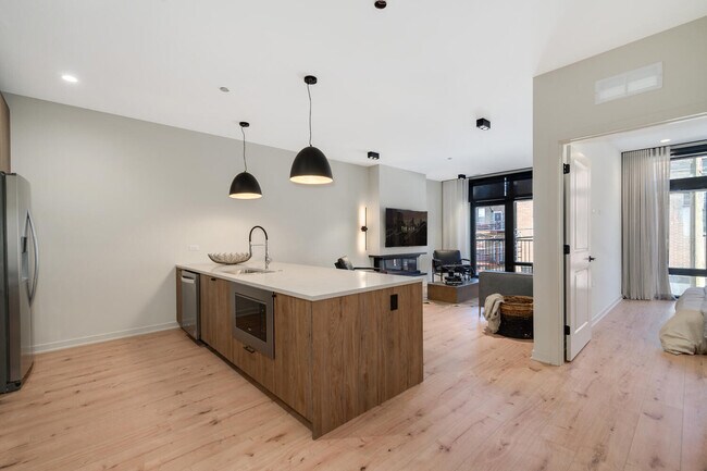 Photo - 1257 N Ashland Ave Unit 205