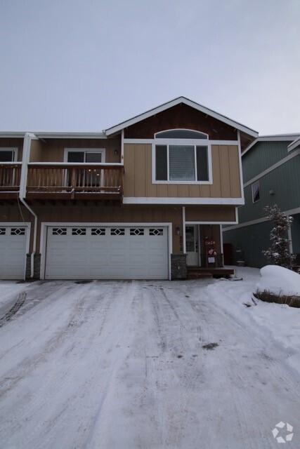 Building Photo - 3 Bedroom Condo in South Anchorage w/ Fenc...