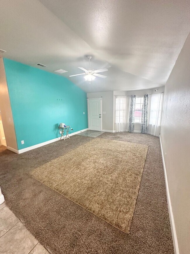 Photo - 4 Bed 2 Bath Ready to Rent ASAP!