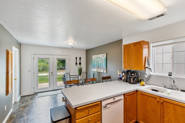 Photo - 1637 Talon Dr