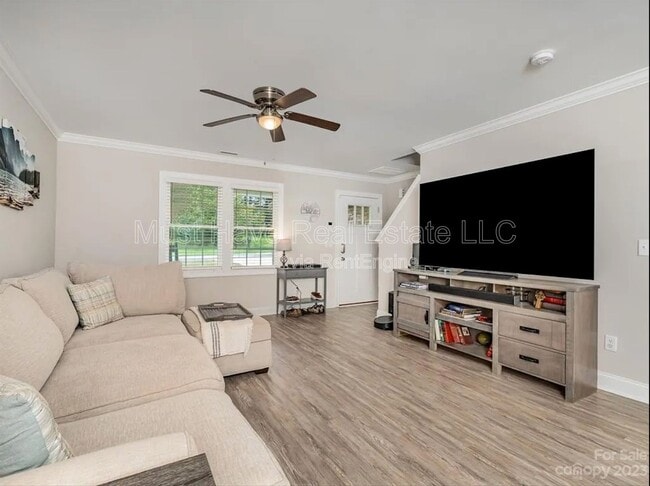 Photo - 1328 26th Ave NE