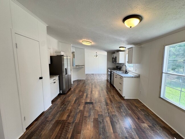Photo - 8600 Bragg Dr