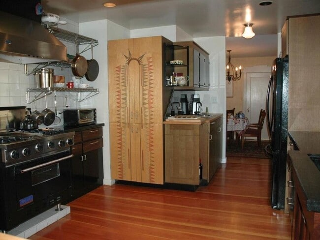 Photo - Fully Furnished Short Term Rental (March 7 to June 28, 2025) By Downtown Menlo Park!