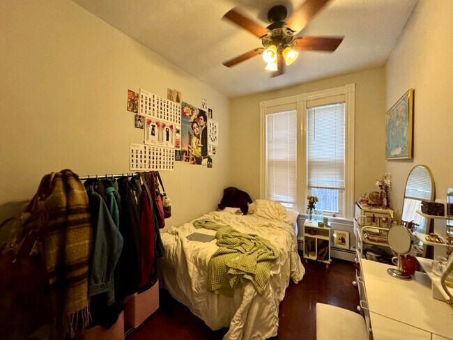 Photo - 719 Parker St Unidad 2