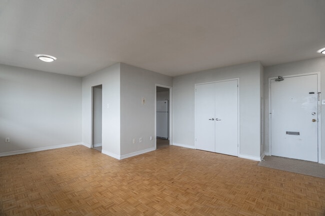 Photo - 310 Niska Road