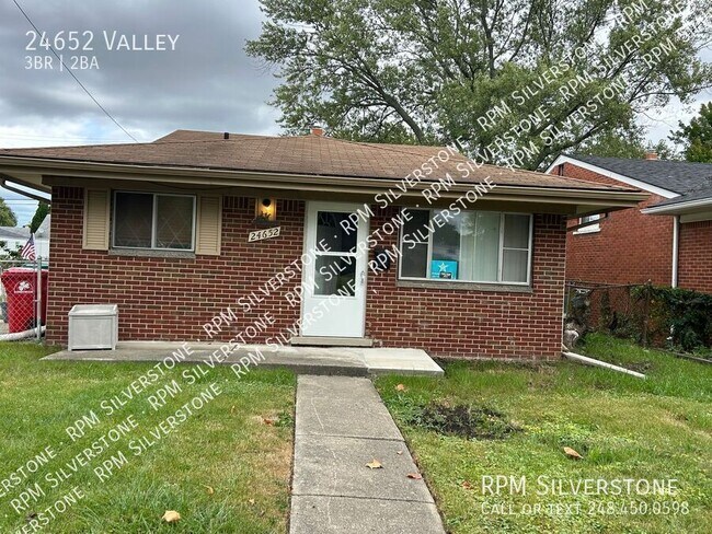 Spacious 3 Bedroom - Spacious 3 Bedroom House