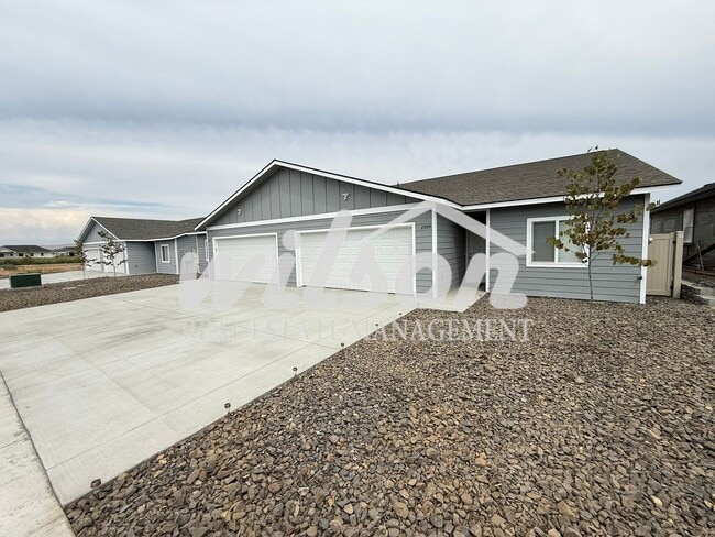 Building Photo - 2507-2509 S 47th Ave Unit 2509 Rental