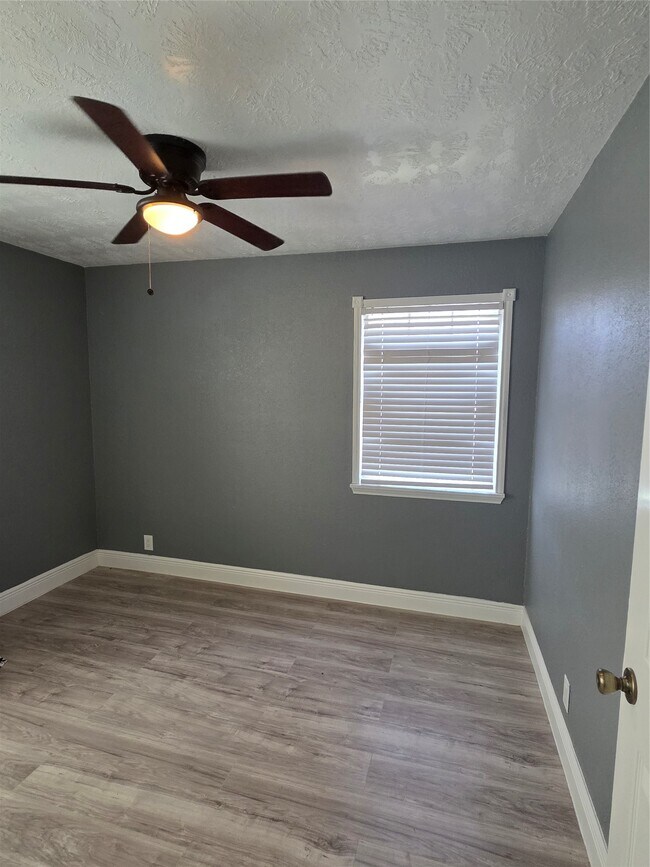 Photo - 9330 Chesterfield Dr