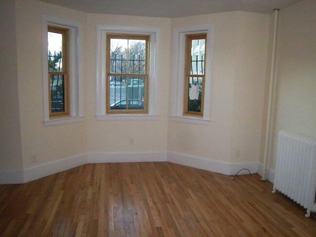 Photo - 212 Hemenway St