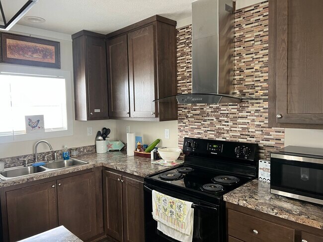 Photo - 121 Sandhill Blvd