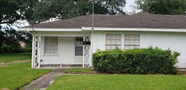 Building Photo - Broadway 2556-2558 Unit 2558