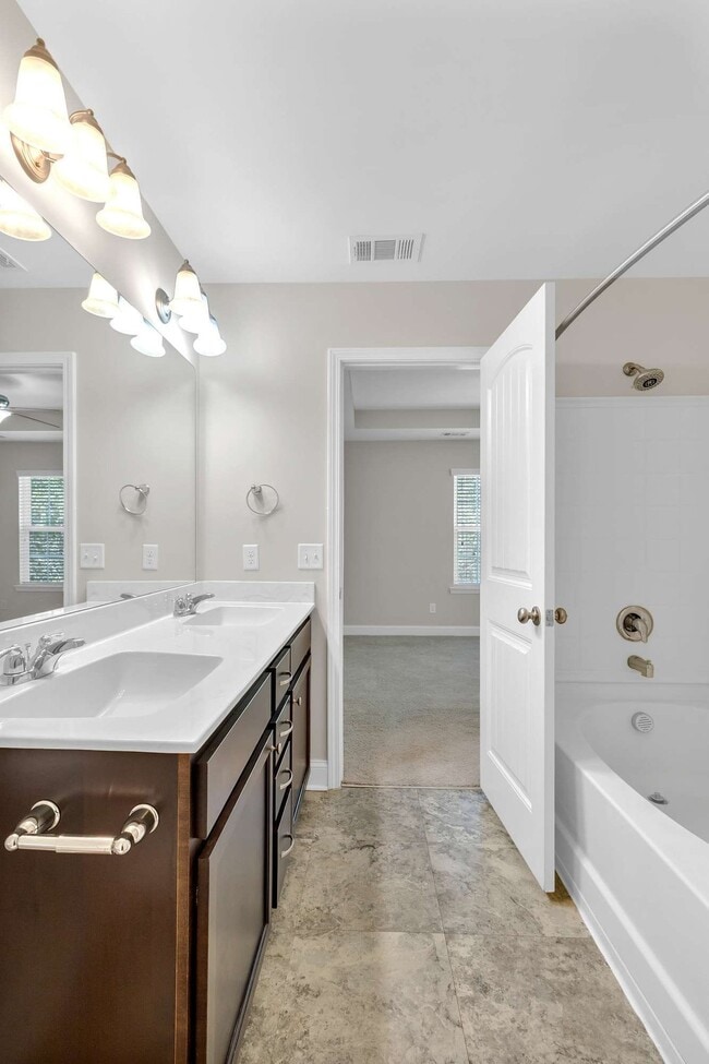 Photo - 509 Ferguson Ln