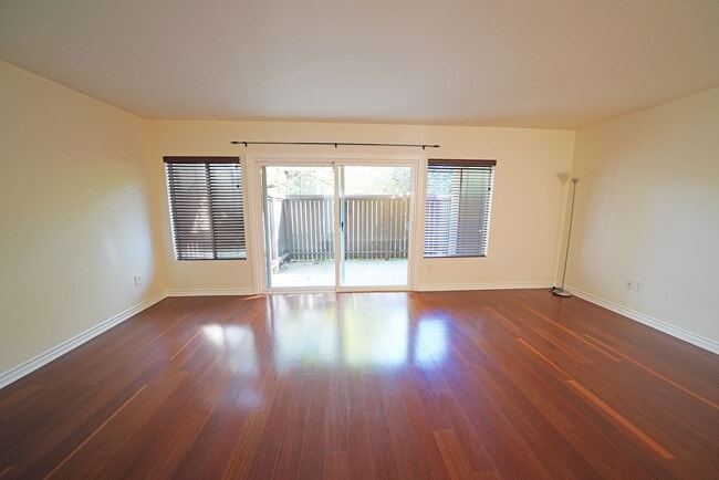 Photo - 18350 Hatteras St