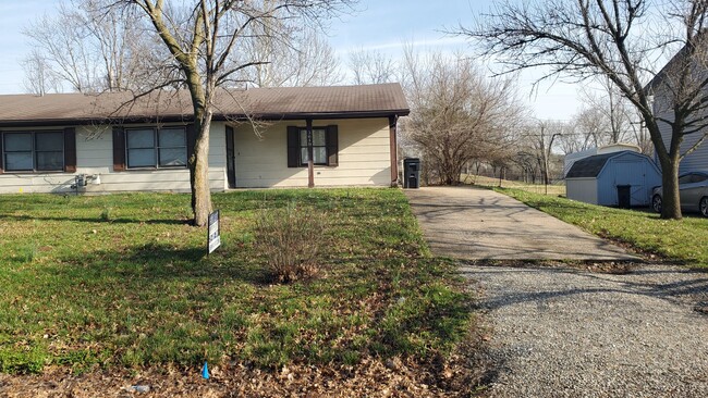 Building Photo - 3617-3619 Greeley Dr Unit 3619