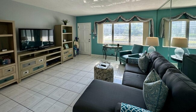 Photo - 1001 NE 8th Ave Unit 102