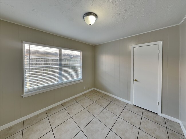 Photo - 3217 Darling Ave.