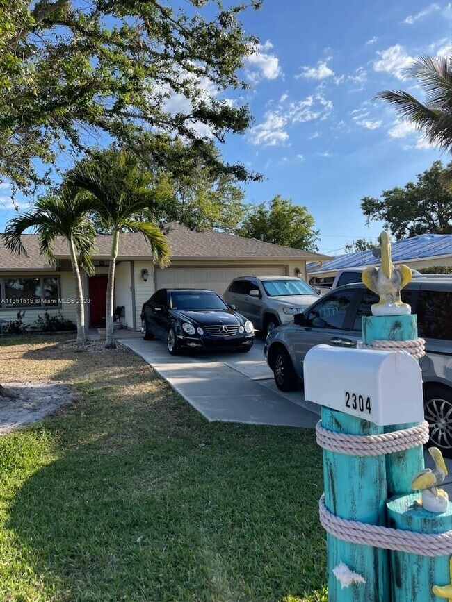 Photo - 2304 SE 8th Terrace