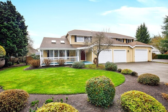 Building Photo - Sunny 5 Bedroom Home with 3 Car Garage in Quiet Neighborhood